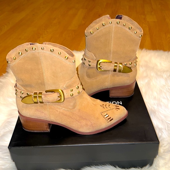 BCBGeneration boots - Picture 2 of 5